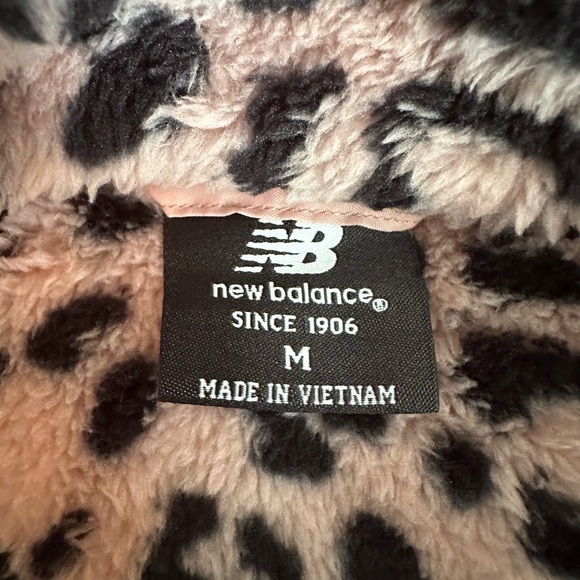 Women’s new balance, zip up fleece jacket - Picture 3 of 4